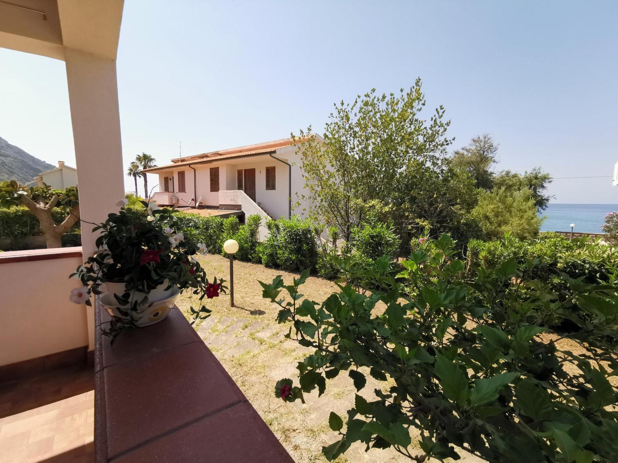 피라이노 Casa Con Giardino E Terrazzo Vicino Al Mare 빌라 외부 사진